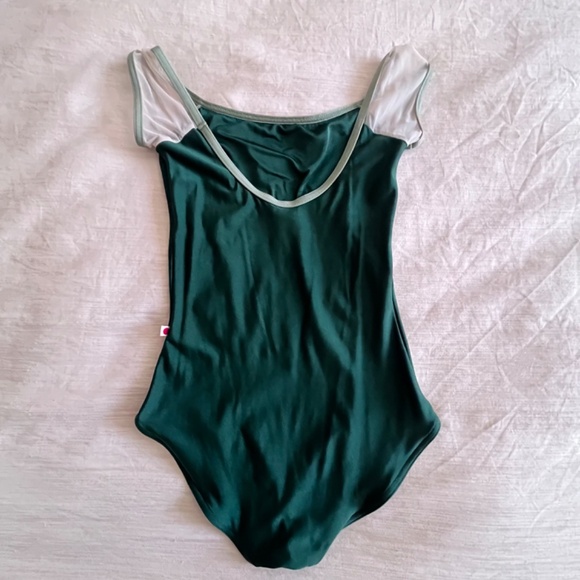 Yumiko Wendy leotard green with mesh sleeves Xsmall - Picture 2 of 6